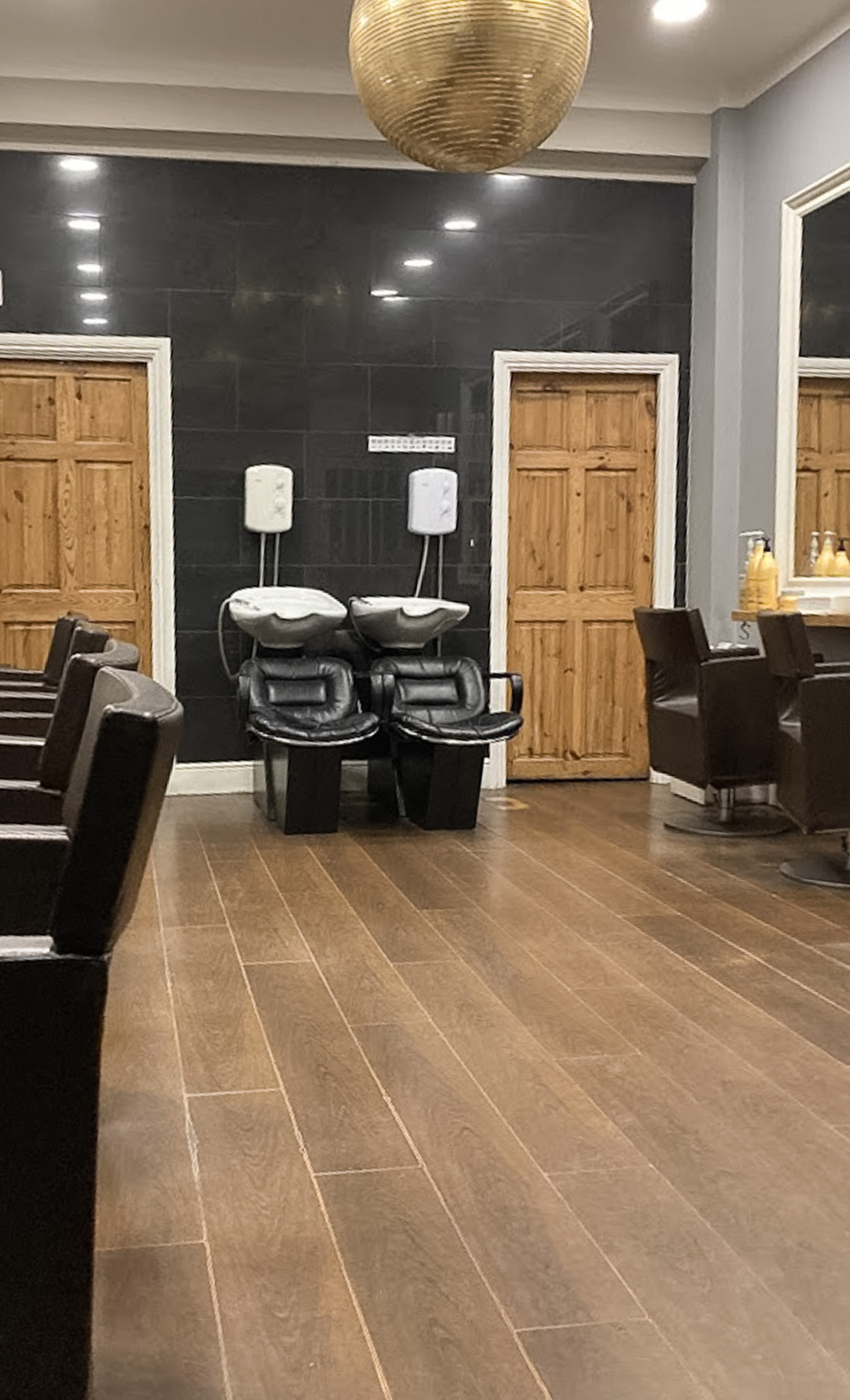 Wash basins and styling area